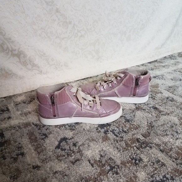 UGG Australia Addie Sneakers - Picture 4 of 11